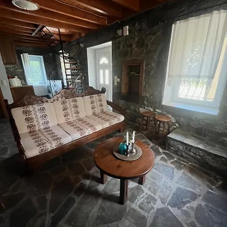 Alpehytte Chalet Karpenisi *